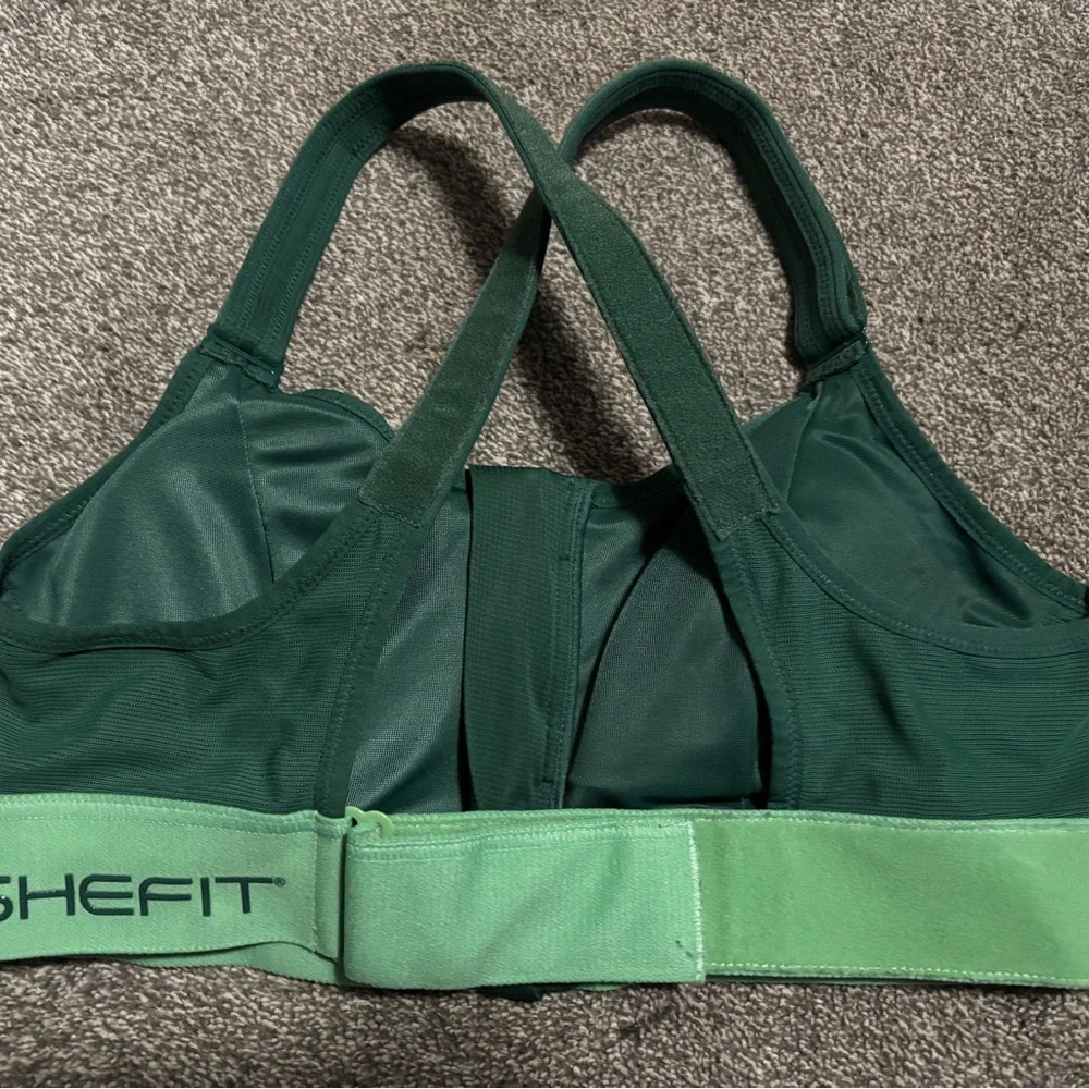 She fit Green Sports Bra Size: Luxe - Picture 2 of 3